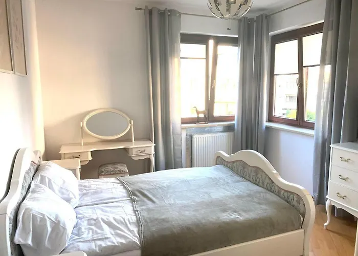 Appartamento Wakacyjny Blisko Plazy. *